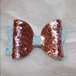 Super sparkly pink bow!